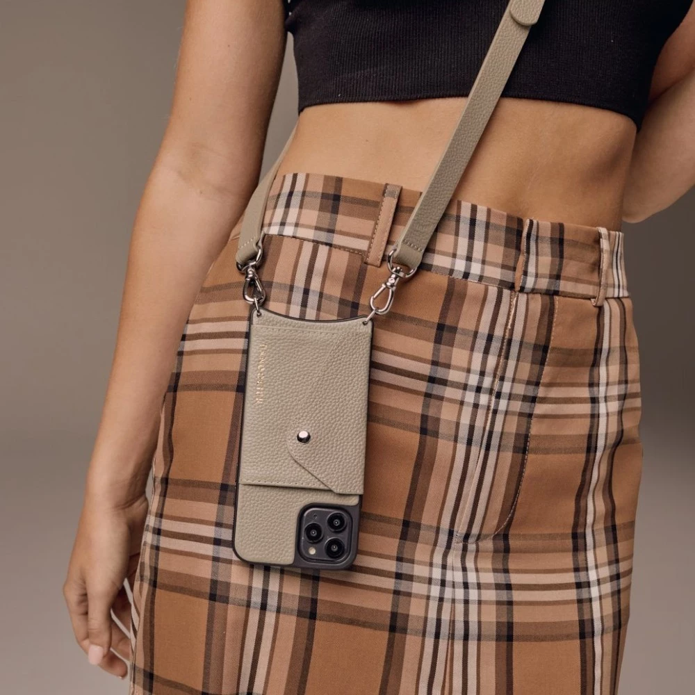 Bandolier Plain Leather Logo IPhone 13 IPhone 13 Pro IPhone 13 Pro Max For Women Poppy Red/gold X Iphone 13 Mini 7 Bandolier Plain Leather Logo IPhone 13 IPhone 13 Pro IPhone 13 Pro Max For Women Poppy Red/gold X Iphone 13 Mini - Image 7