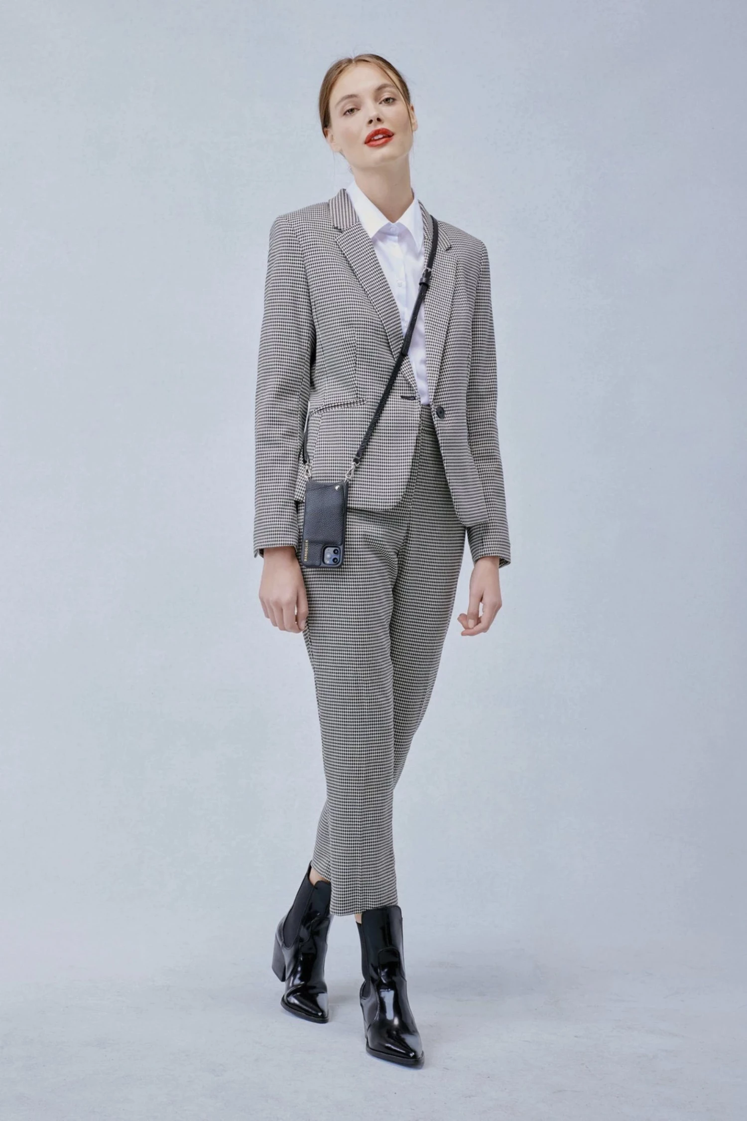 Bandolier Unisex Plain Leather IPhone 8 Plus IPhone X IPhone XS Logo For Women Black/gold X Iphone 13 11 Bandolier Unisex Plain Leather IPhone 8 Plus IPhone X IPhone XS Logo For Women Black/gold X Iphone 13 - Image 11