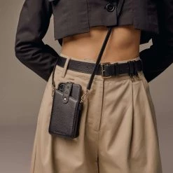 Bandolier Street Style Plain Logo Pouches & Cosmetic Bags For Women Black X One Size -Bandolier Online Shop org 5639