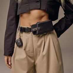 Bandolier Street Style Plain Logo Pouches & Cosmetic Bags For Women Black X One Size -Bandolier Online Shop org 5640