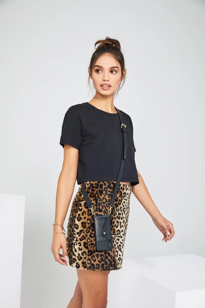 Bandolier 2020 Cruise Unisex Street Style Plain Leather IPhone 8 IPhone 8 Plus For Women Black/gold X Iphone12/12pro 15 Bandolier 2020 Cruise Unisex Street Style Plain Leather IPhone 8 IPhone 8 Plus For Women Black/gold X Iphone12/12pro - Image 15