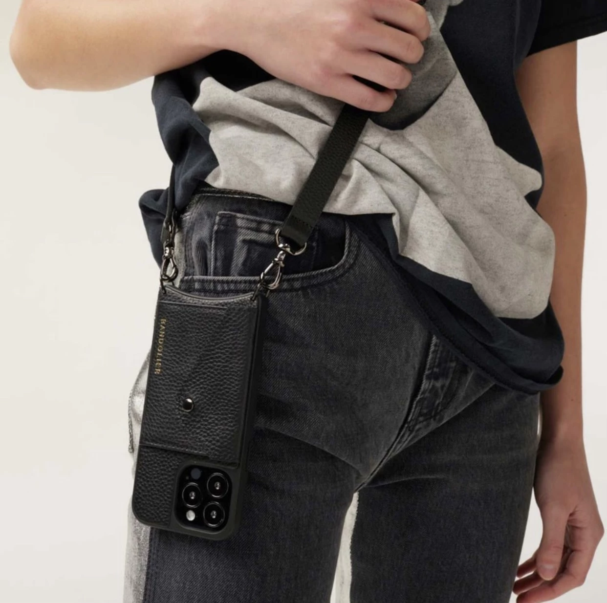 Bandolier 2019-20FW Leather IPhone 8 IPhone 8 Plus IPhone X IPhone XS For Women Black Silver X Iphone 13 17 Bandolier 2019-20FW Leather IPhone 8 IPhone 8 Plus IPhone X IPhone XS For Women Black Silver X Iphone 13 - Image 17