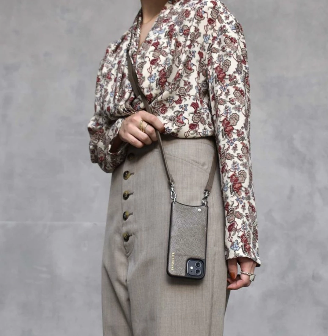 Bandolier Unisex Street Style Plain Logo IPhone 13 Pro For Women Brown X One Size 5 Bandolier Unisex Street Style Plain Logo IPhone 13 Pro For Women Brown X One Size - Image 5