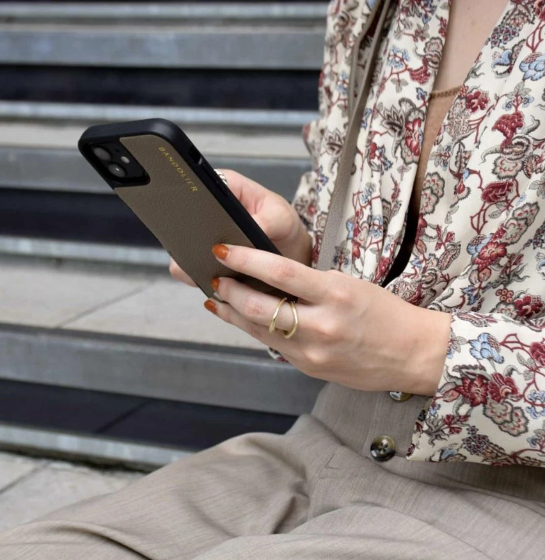 Bandolier Unisex Street Style Plain Logo IPhone 13 Pro For Women Brown X One Size 6 Bandolier Unisex Street Style Plain Logo IPhone 13 Pro For Women Brown X One Size - Image 6