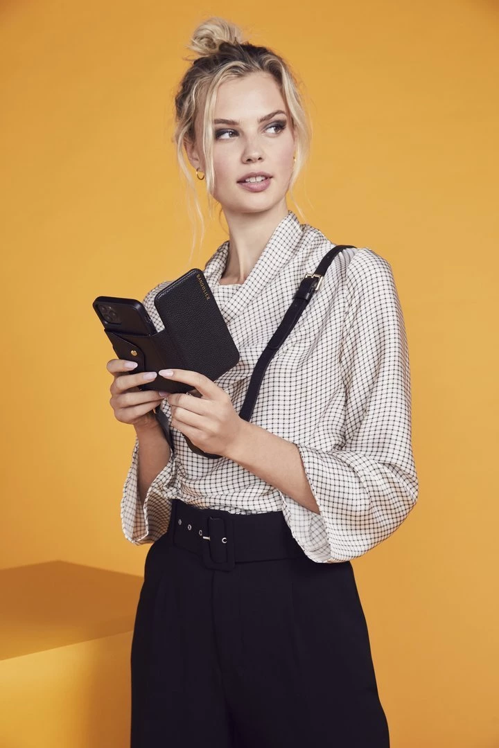 Bandolier 2020 Cruise Unisex Street Style Plain Leather IPhone 8 IPhone 8 Plus For Women Black/gold X Iphone11promax 4 Bandolier 2020 Cruise Unisex Street Style Plain Leather IPhone 8 IPhone 8 Plus For Women Black/gold X Iphone11promax - Image 4