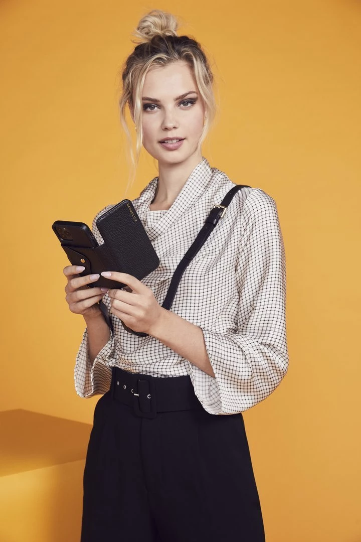 Bandolier 2020 Cruise Unisex Street Style Plain Leather IPhone 8 IPhone 8 Plus For Women Black/gold X Iphonexs/x 12 Bandolier 2020 Cruise Unisex Street Style Plain Leather IPhone 8 IPhone 8 Plus For Women Black/gold X Iphonexs/x - Image 12