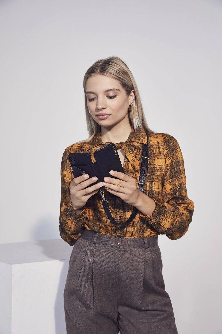 Bandolier Plain Leather IPhone 8 IPhone 8 Plus IPhone X IPhone XS For Women Black/gold X Iphone 13 16 Bandolier Plain Leather IPhone 8 IPhone 8 Plus IPhone X IPhone XS For Women Black/gold X Iphone 13 - Image 16